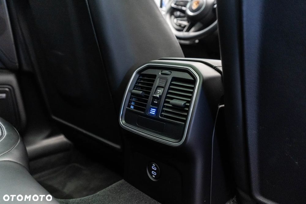 Porsche Macan Standard - 26