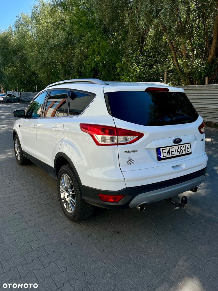 Ford Kuga 1.6 EcoBoost 2x4 Titanium - 4
