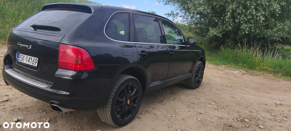 Porsche Cayenne - 4
