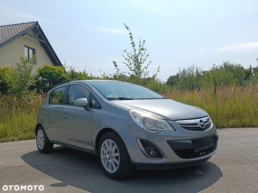 Opel Corsa 1.2 16V Cosmo - 4
