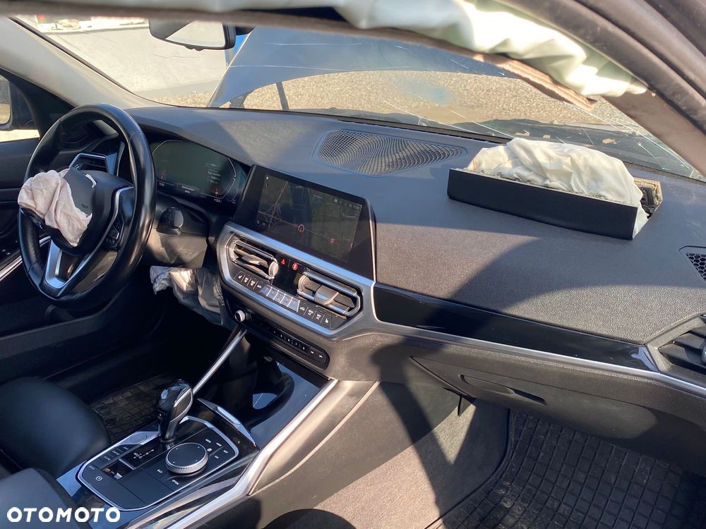 BMW Seria 3 318d MHEV Sport Line - 15