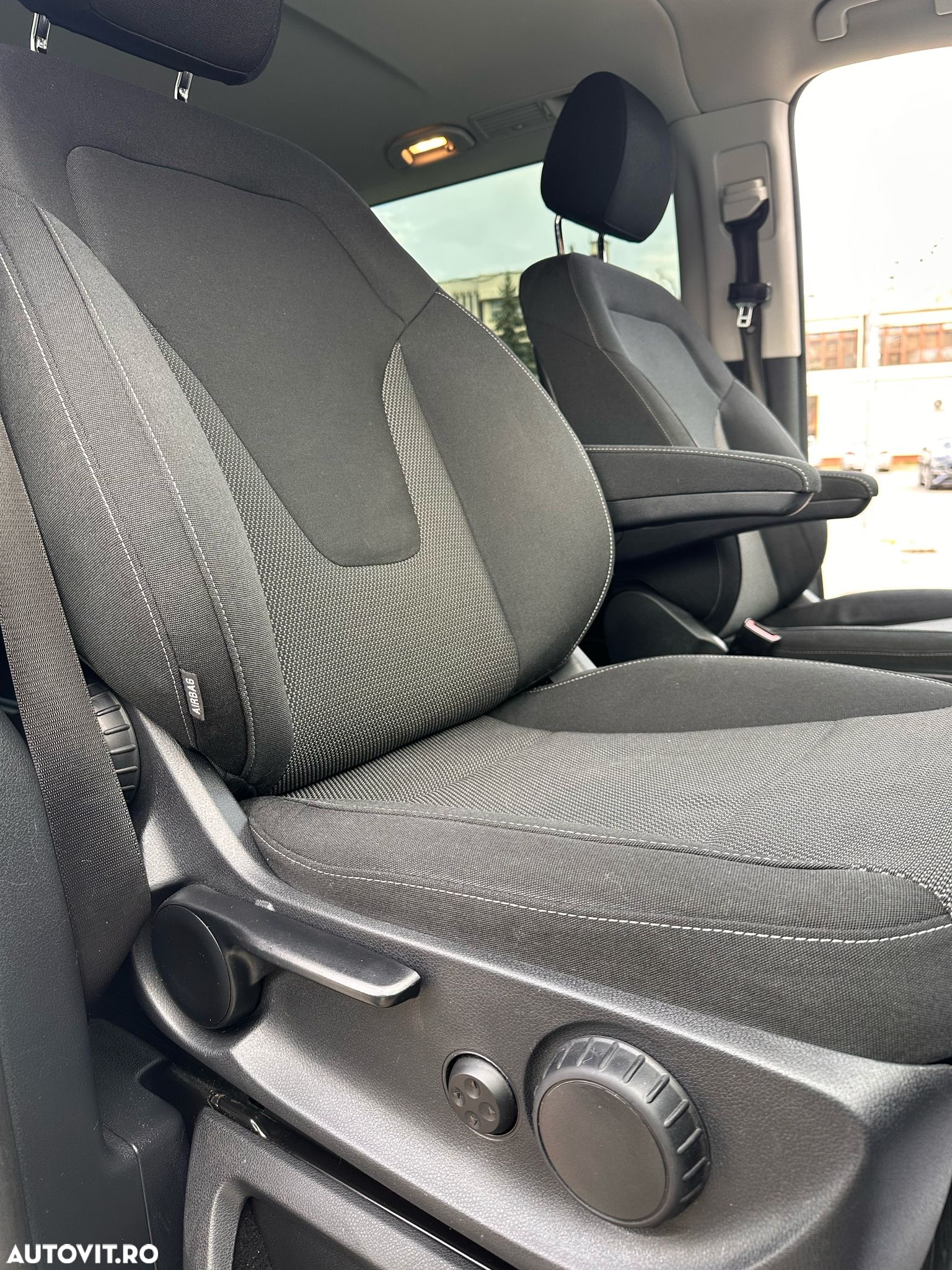 Mercedes-Benz V 220 d lang 4Matic 7G-TRONIC - 13