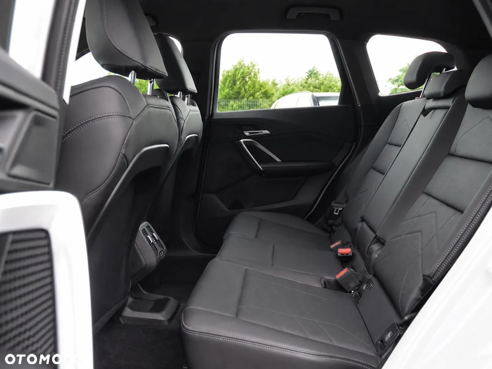 BMW X1 sDrive20i mHEV - 34
