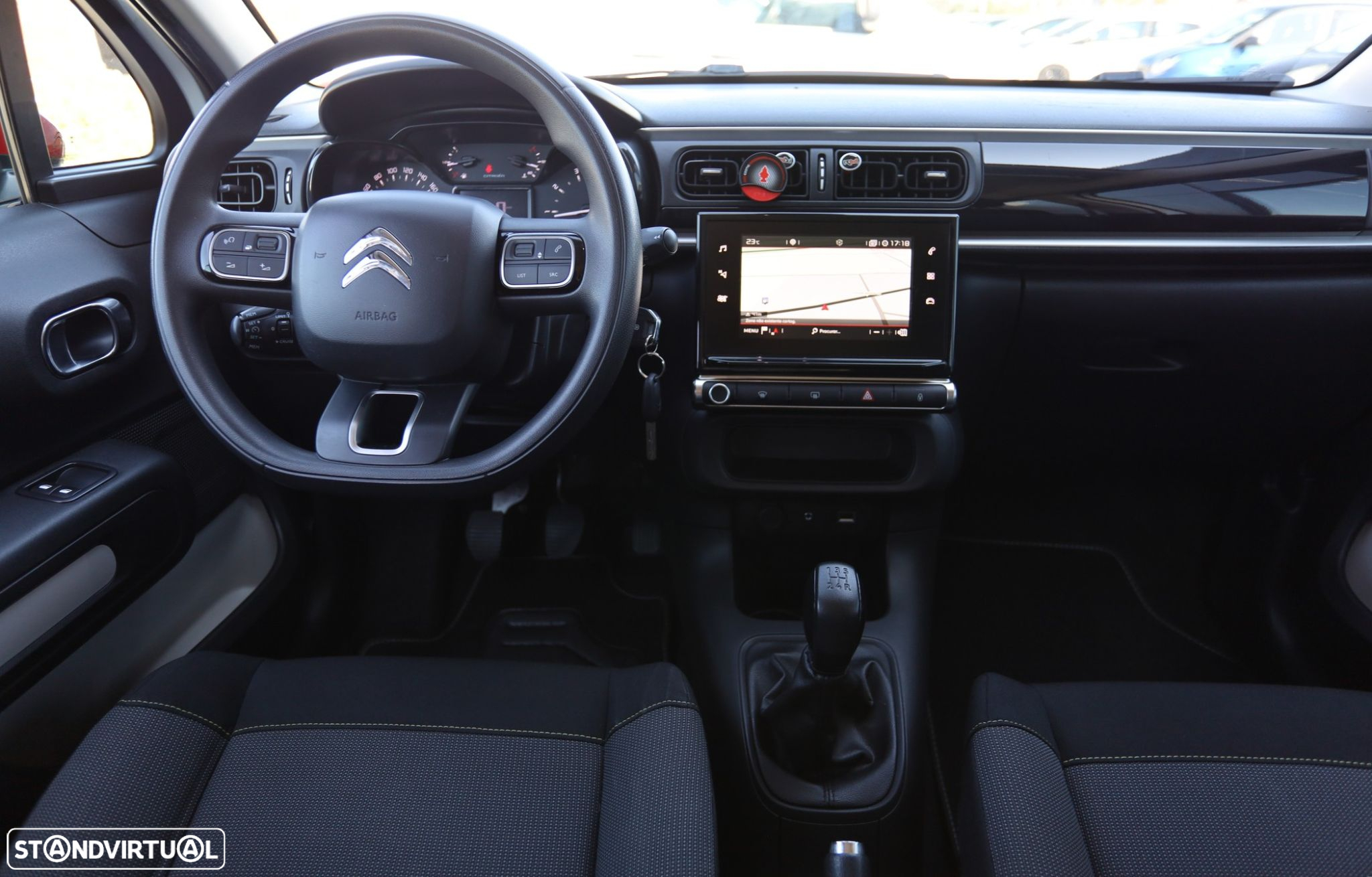 Citroën C3 1.2 PureTech Shine - 19