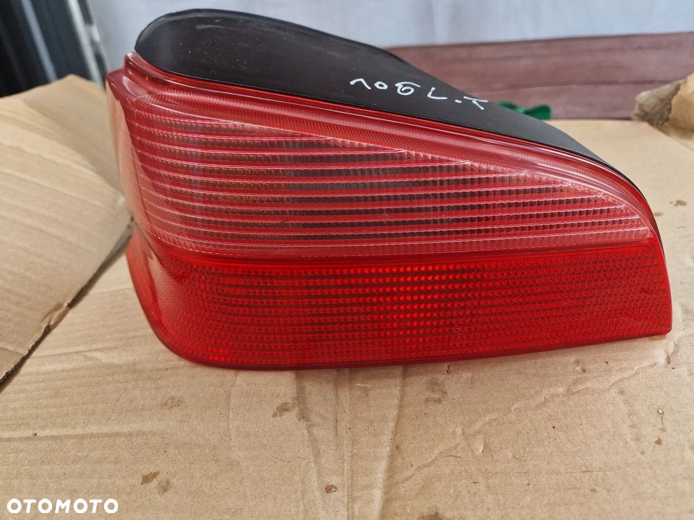 Lampa lewa tylna Peugeot 106