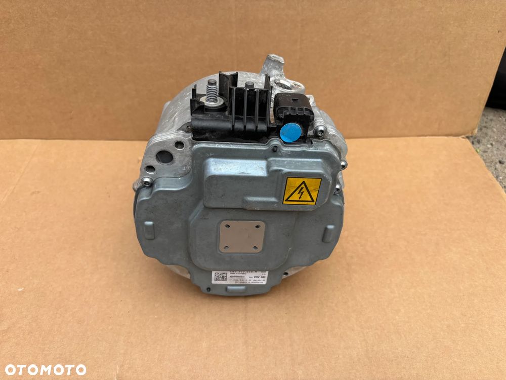 Audi D5 A7 A6 C8 Q7 Q8 4M 4N Oryginalny Alternator 4N0903028H - 4