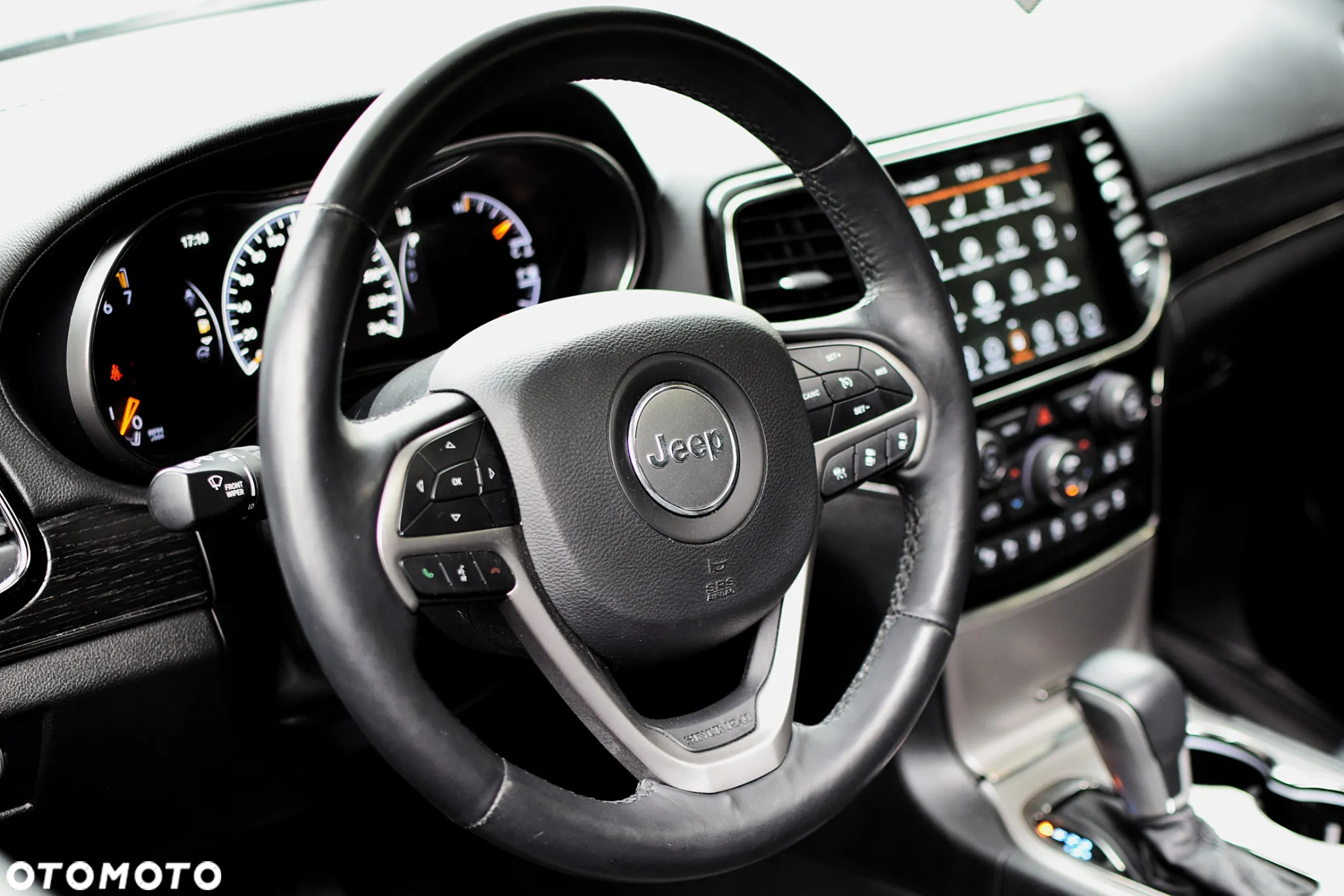 Jeep Grand Cherokee - 15