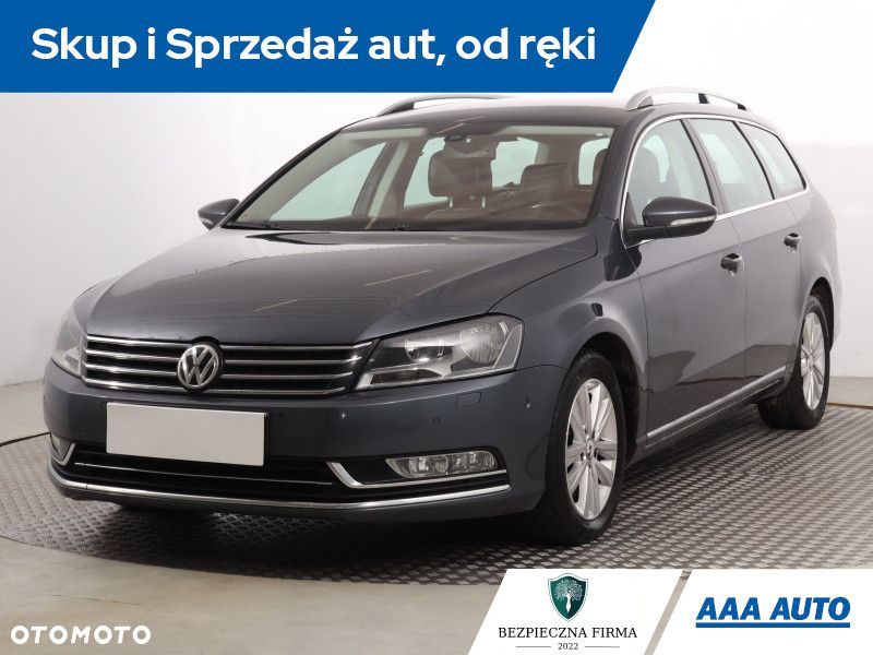 Volkswagen Passat - 2