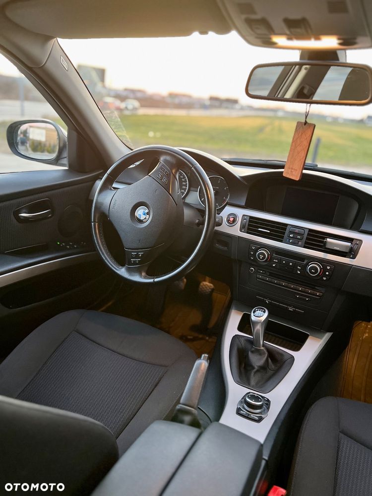 BMW Seria 3 318d DPF Edition Exclusive - 14