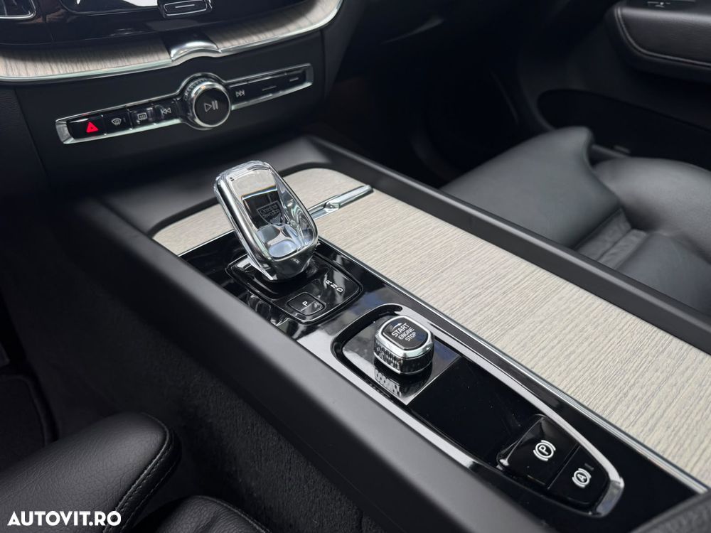 Volvo XC 60 Recharge T6 Twin Engine eAWD Inscription Expression - 17
