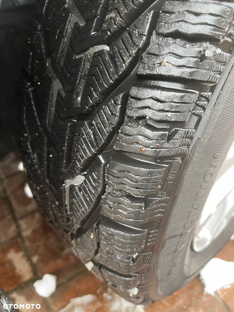 Toyota Avensis 1.8 Comfort - 11