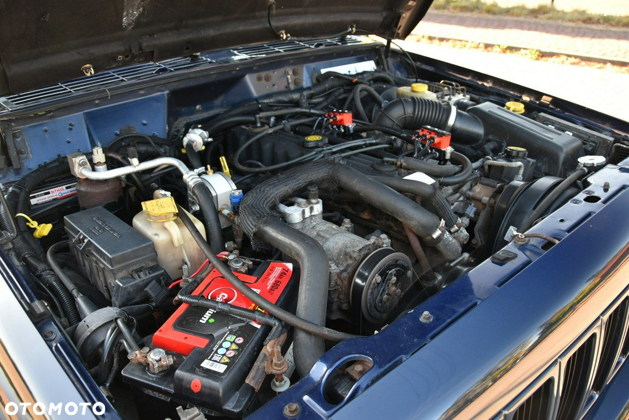 Jeep Cherokee - 23