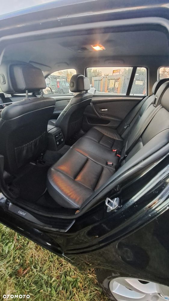 BMW Seria 5 520i - 11