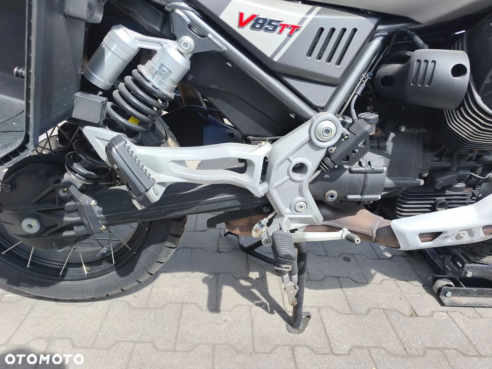 Moto Guzzi V85 - 21