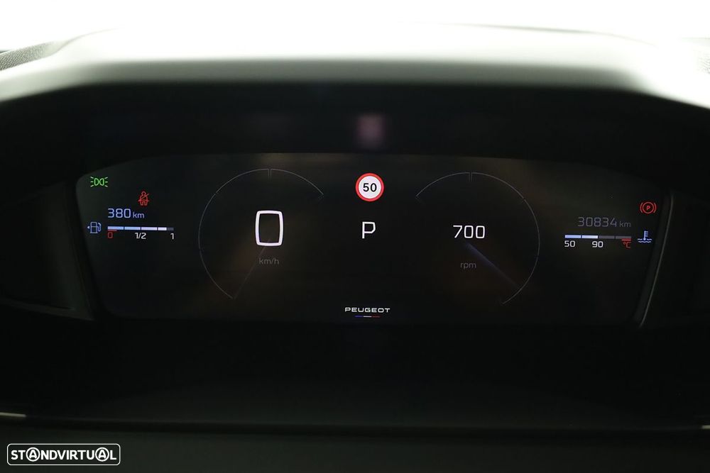 Peugeot 2008 1.2 PureTech Allure EAT8 - 17
