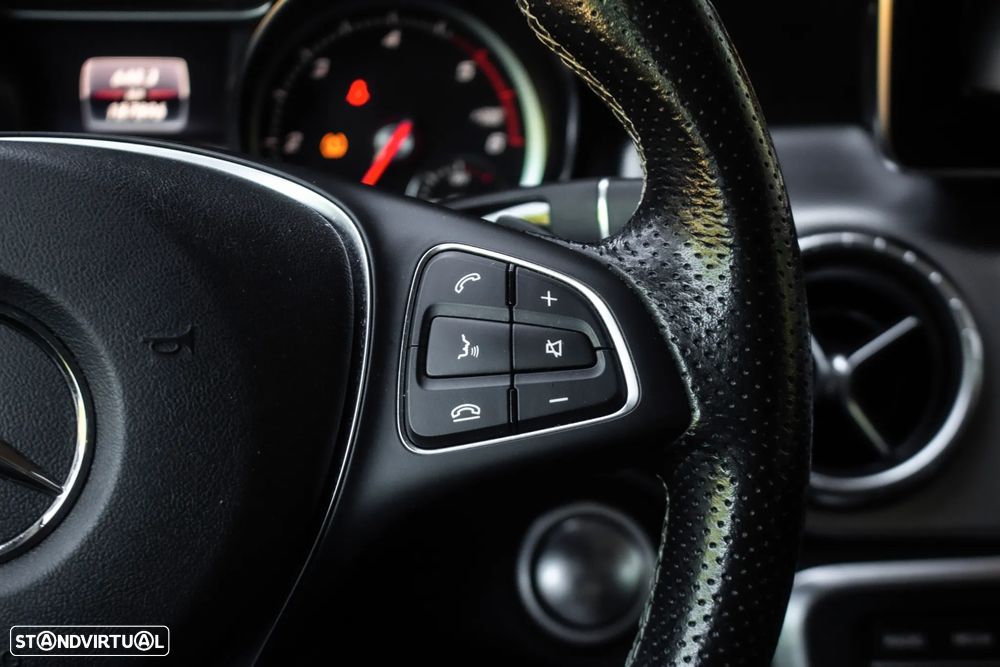 Mercedes-Benz CLA 200 d 4Matic 7G-DCT - 9