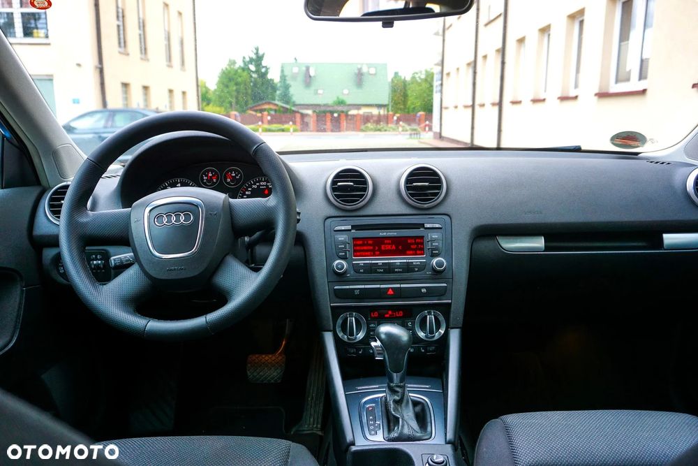 Audi A3 Sportback 1.6 S tronic Ambiente - 5