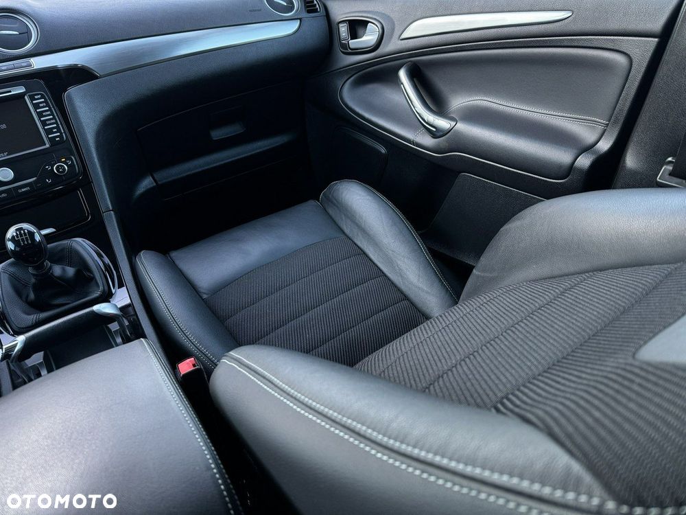 Ford S-Max 2.0 TDCi DPF Titanium X - 26