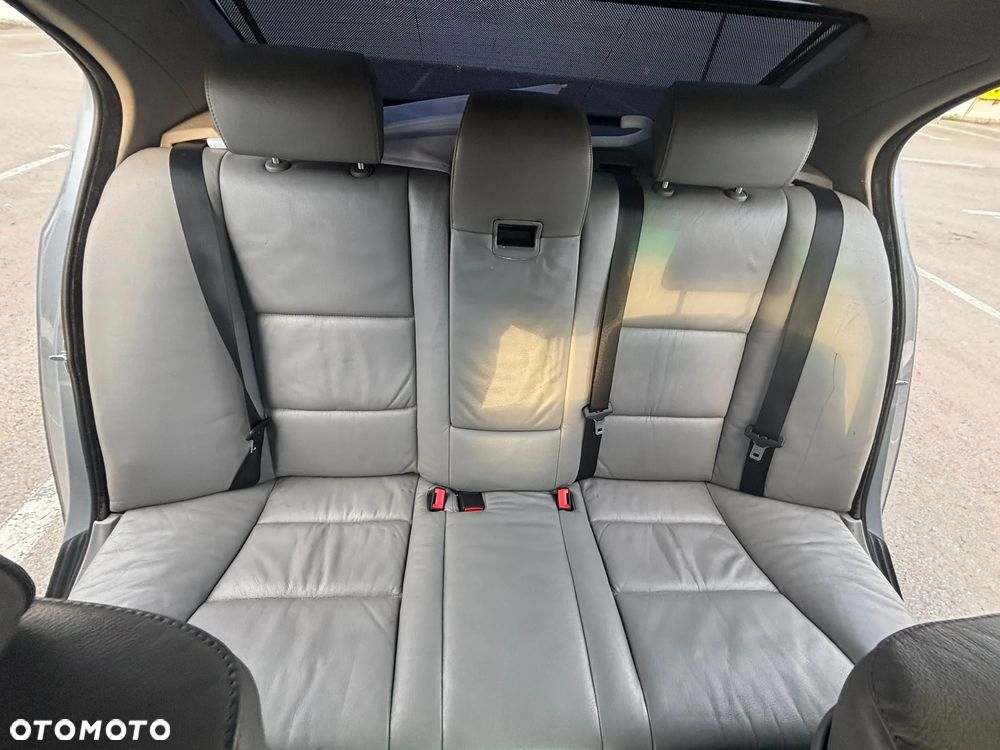 BMW Seria 5 - 32