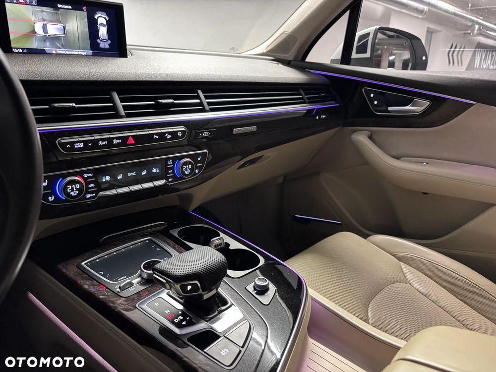 Audi Q7 3.0 TFSI Quattro Tiptronic - 24
