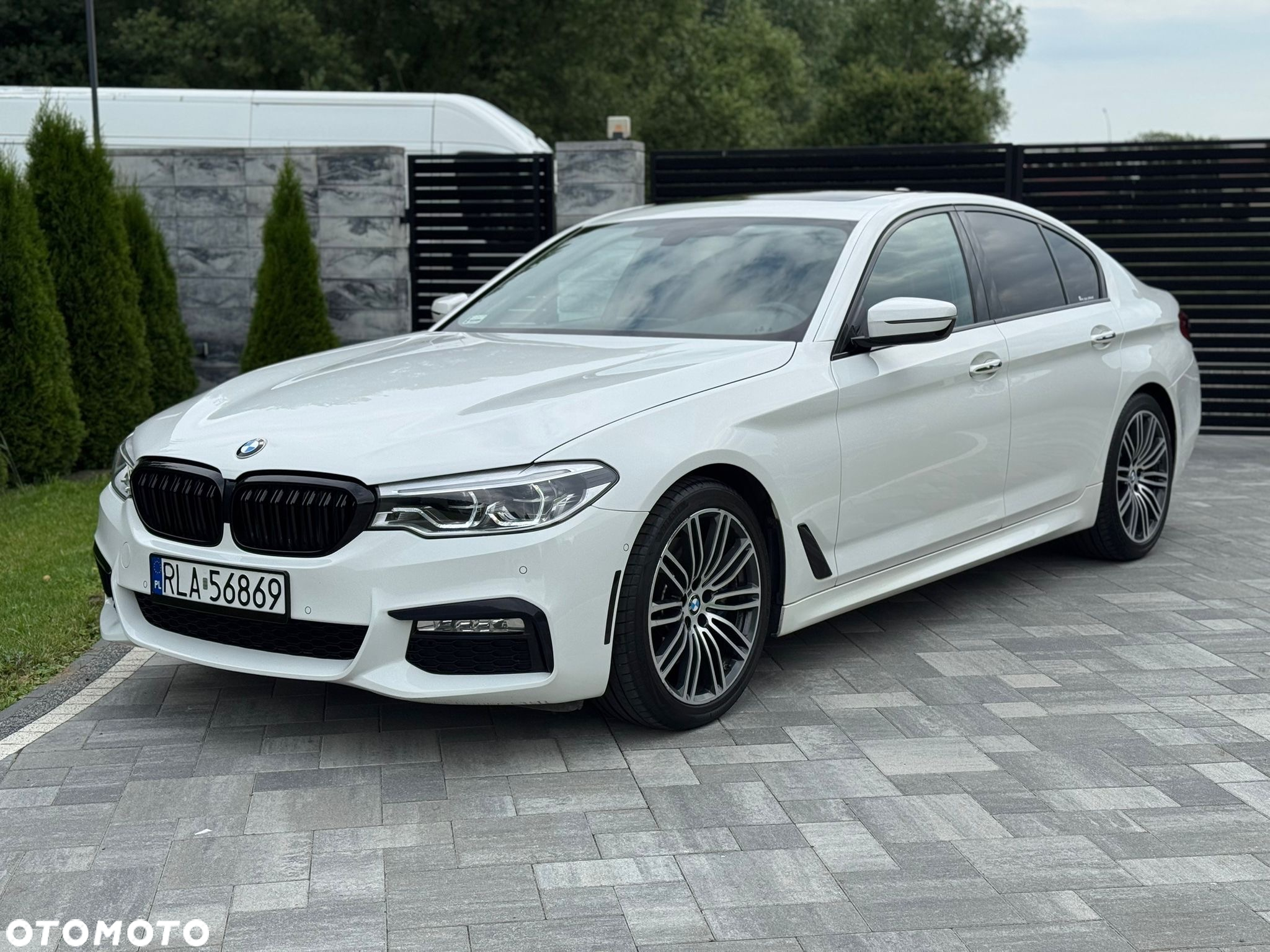 BMW Seria 5 530i xDrive M Sport sport - 2