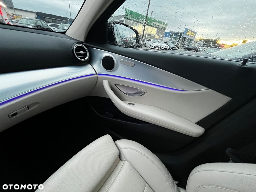 Mercedes-Benz Klasa E 200 d Business Edition 9G-TRONIC - 33