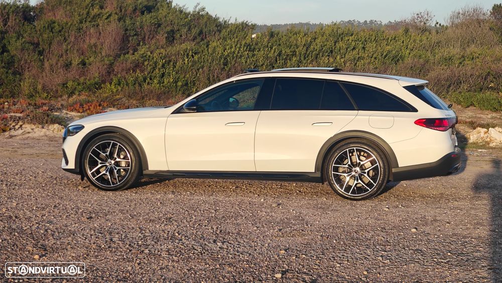 Mercedes-Benz E 300 de 4Matic All-Terrain - 32