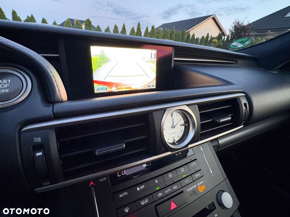 Lexus RC 200t / 300 F Sport - 30