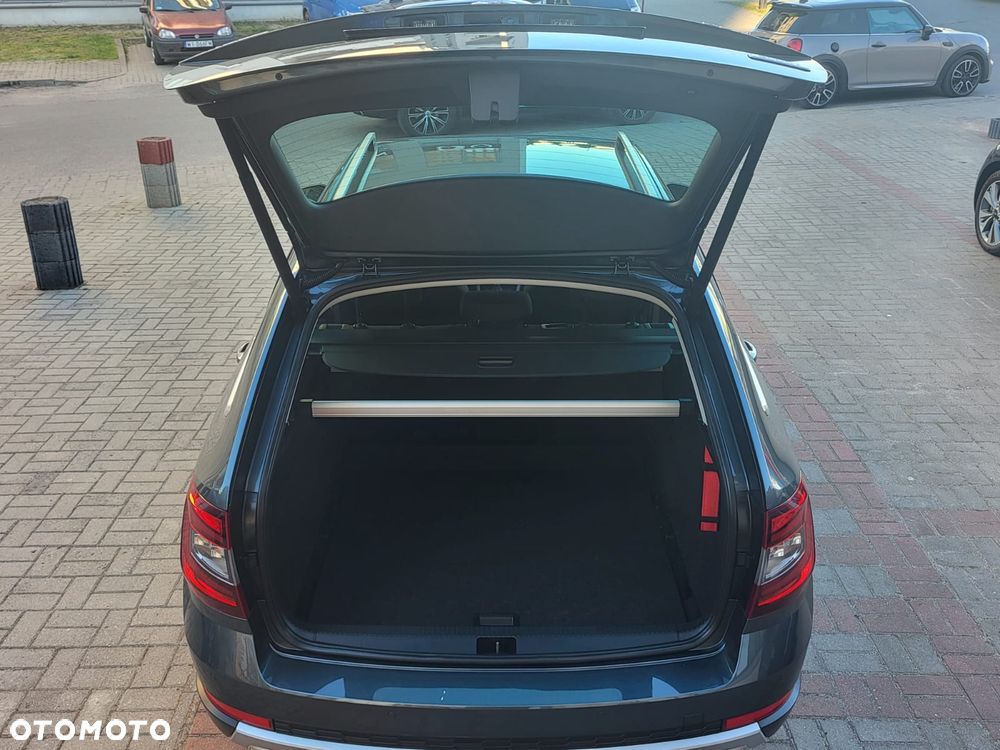 Skoda Octavia Scout 2.0 TDI 4x4 DSG - 14
