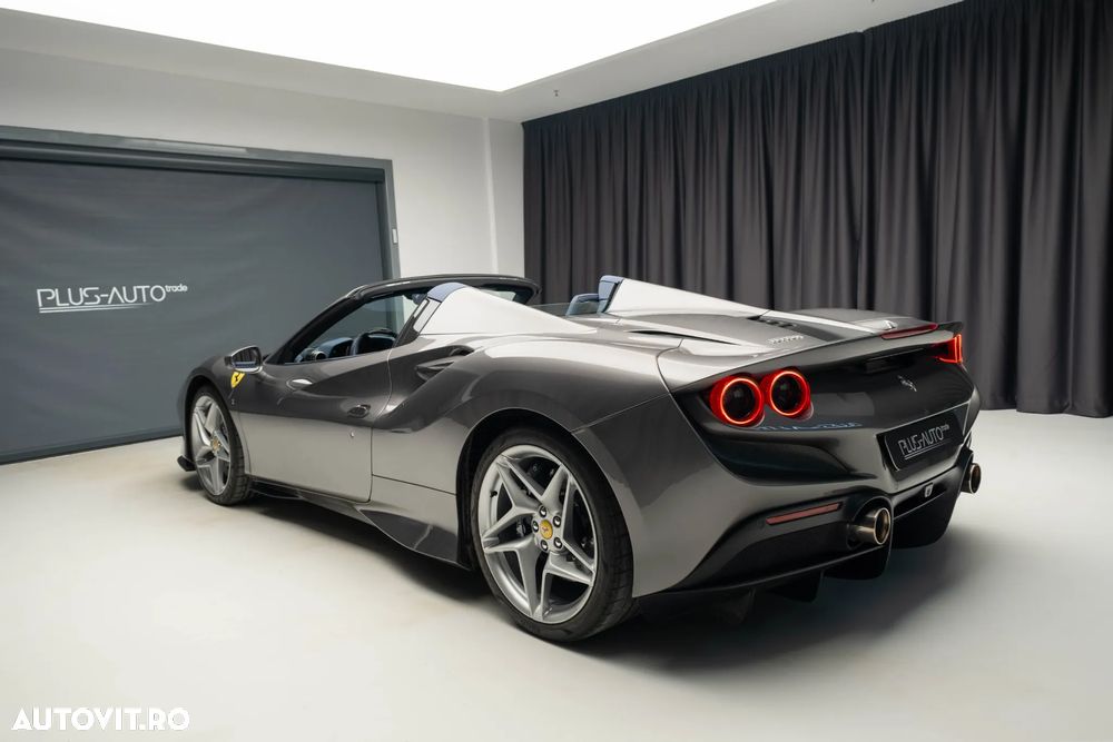 Ferrari F8 - 4