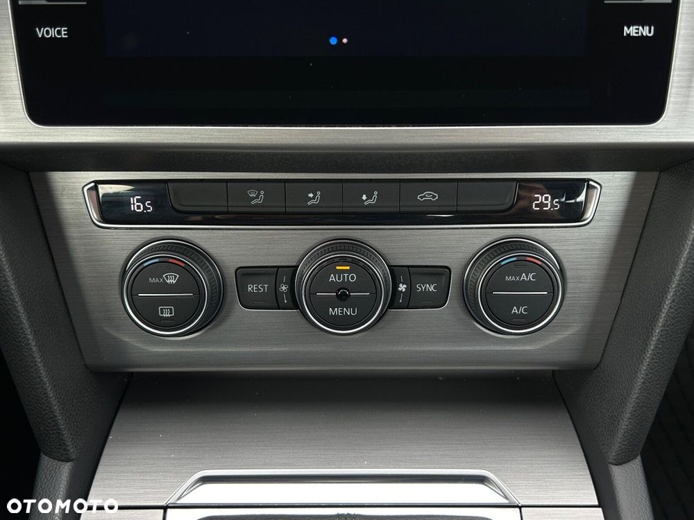 Volkswagen Passat 2.0 TDI SCR Trendline - 26