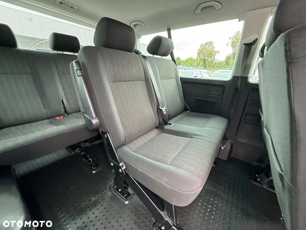 Volkswagen Caravelle - 14