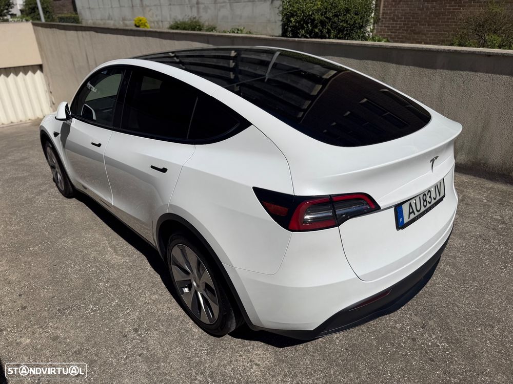 Tesla Model Y RWD - 8