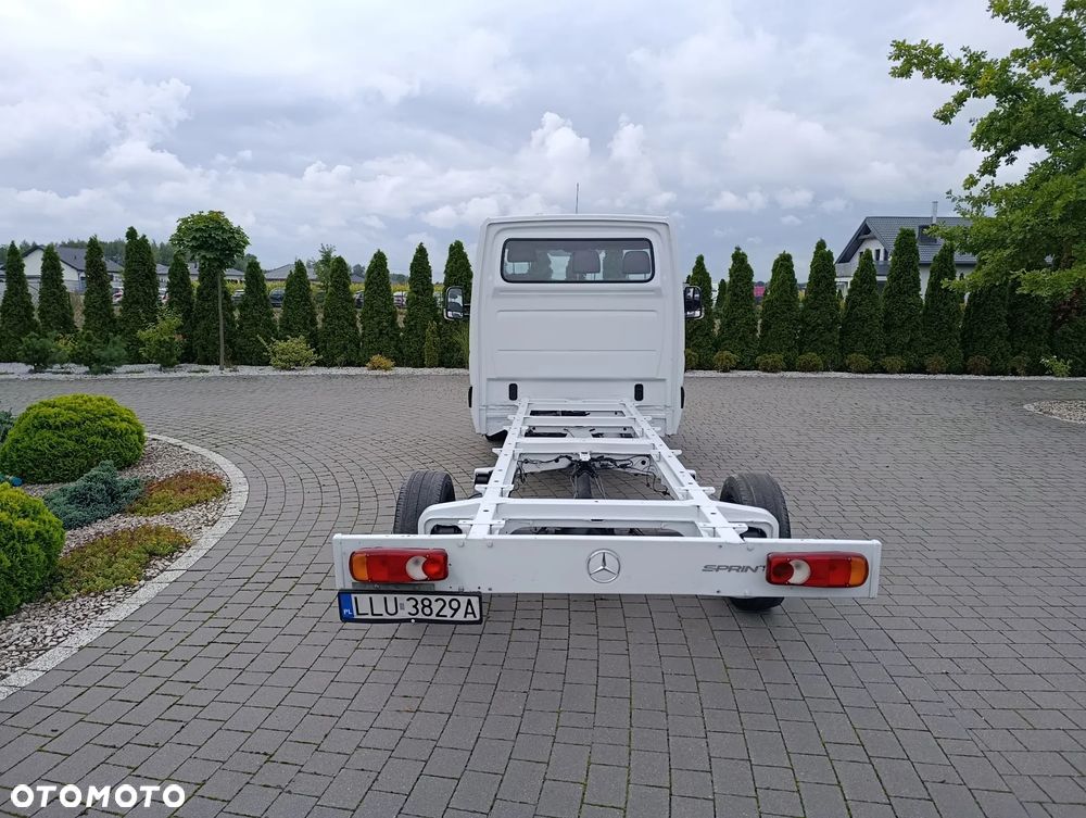 Mercedes-Benz Sprinter - 13