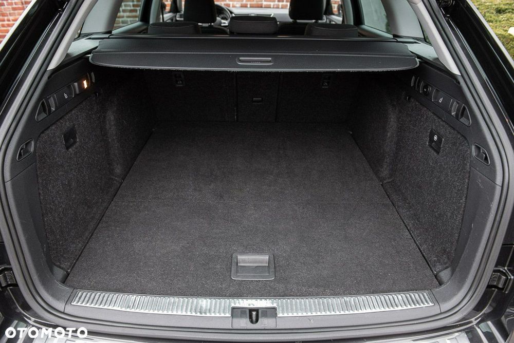 Skoda Superb 2.0 TDI DSG Premium Edition - 28