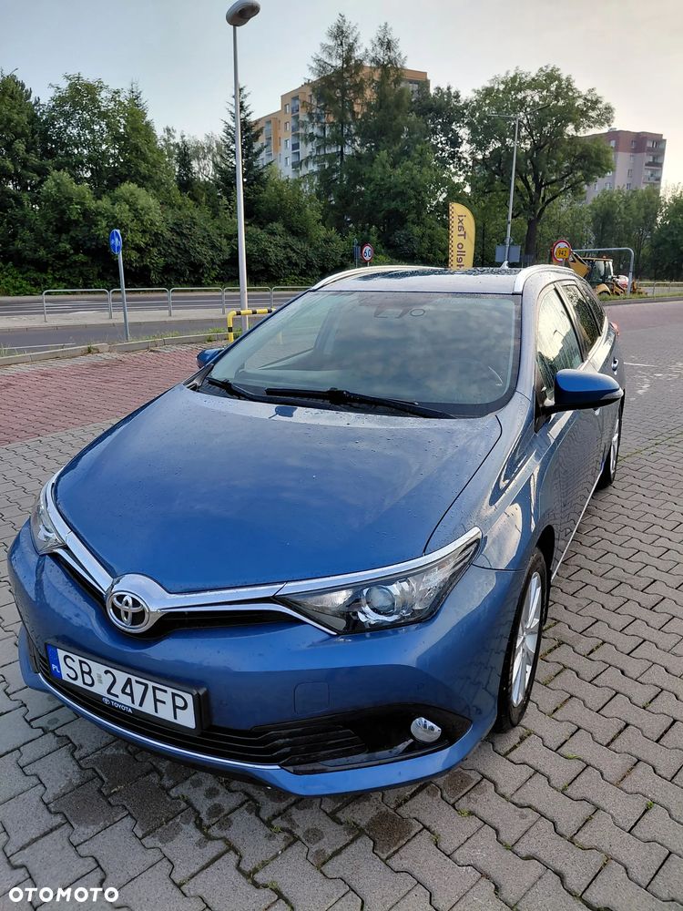 Toyota Auris 1.6 Premium - 5