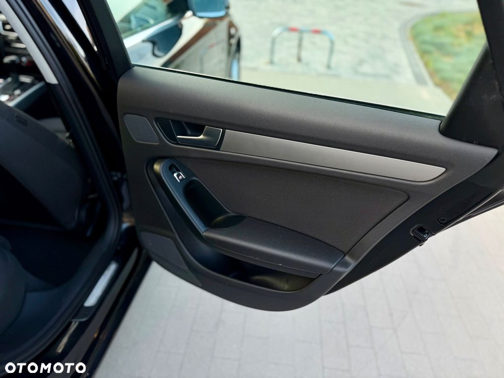 Audi A4 Avant 2.0 TDI DPF multitronic Attraction - 23