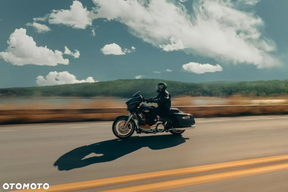 Harley-Davidson Touring Street Glide - 25
