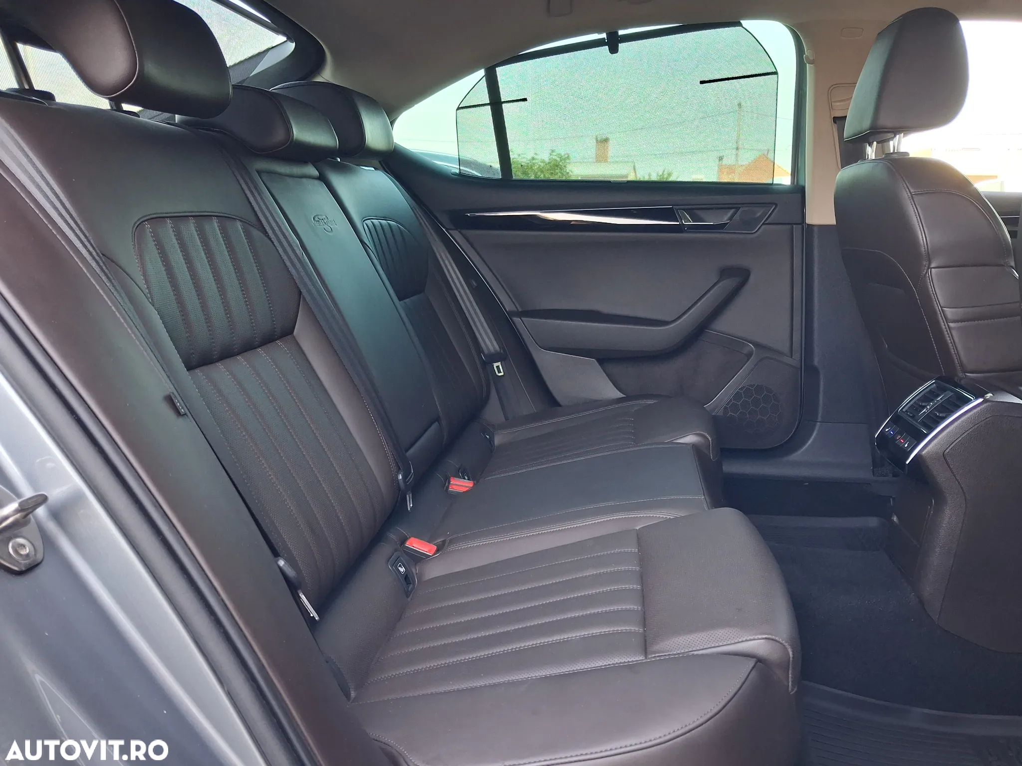 Skoda Superb 2.0 TSI DSG 4X4 Laurin & Klement - 26