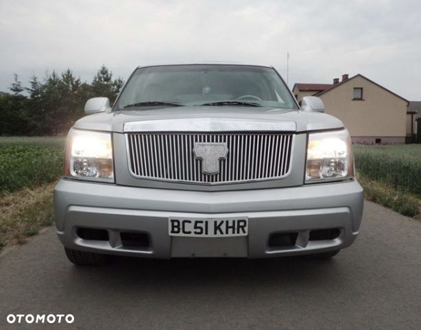 Cadillac Escalade - 3