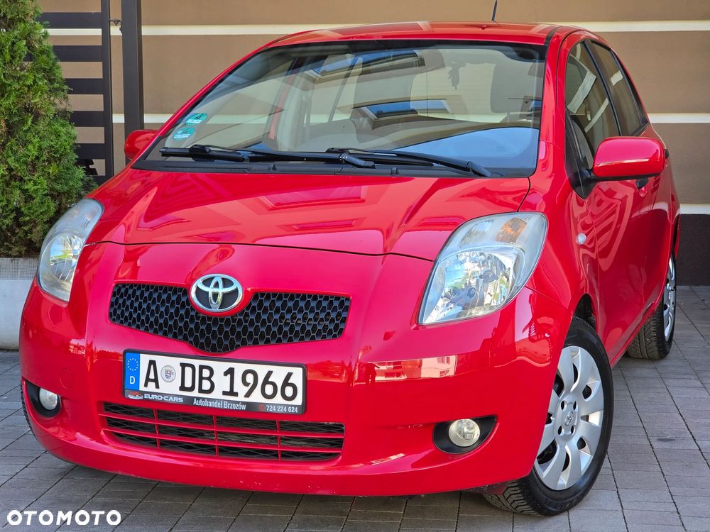 Toyota Yaris 1.3 VVT-i Sol - 1