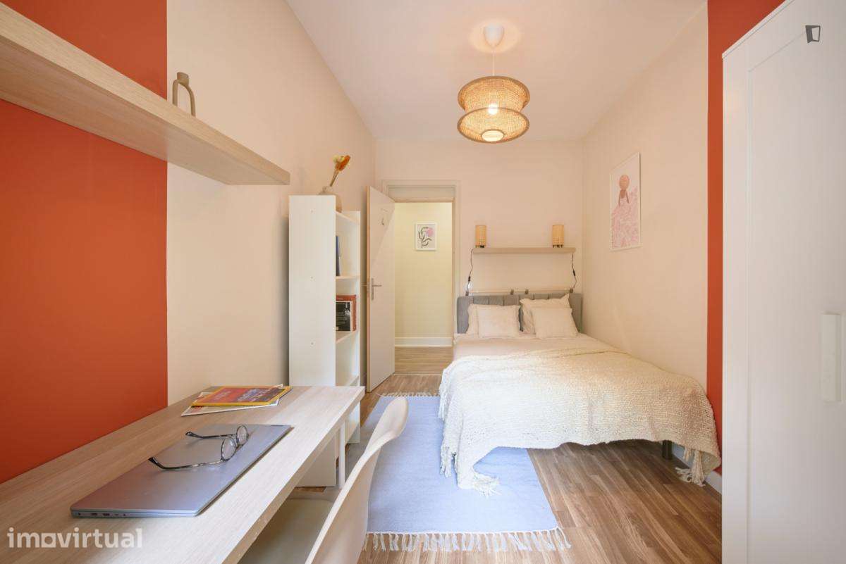 Quarto - localizado em Marquês de Pombal Lisbon - Grande imagem: 4/45