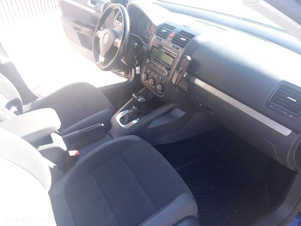 Volkswagen Golf 1.4 TSI DSG MATCH - 25