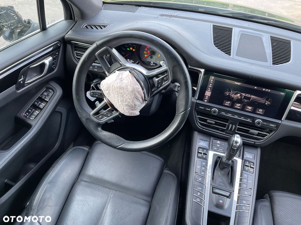 Porsche Macan S - 10