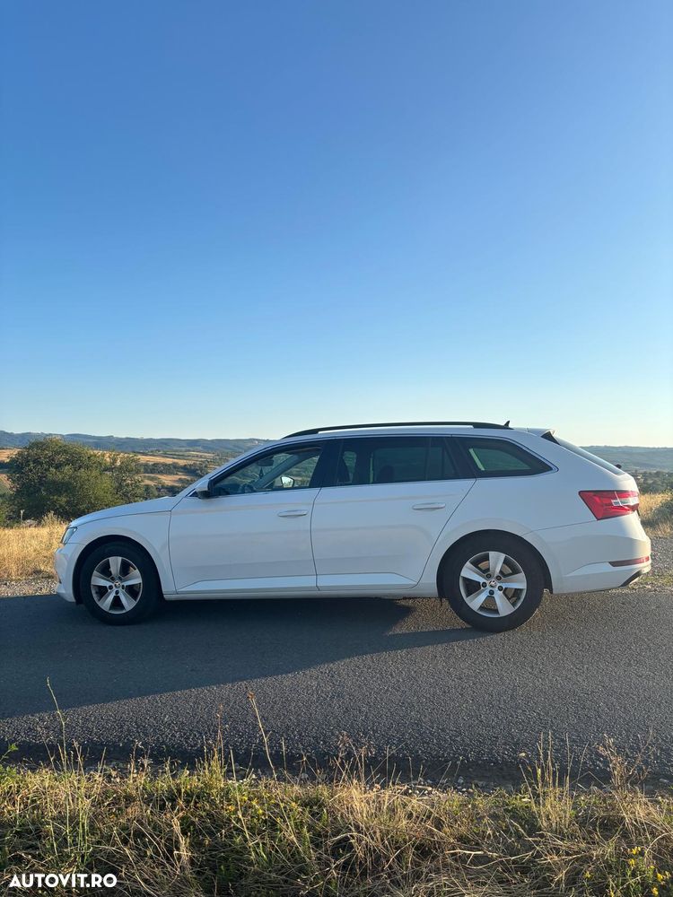 Skoda Superb 2.0 TDI Ambition - 2