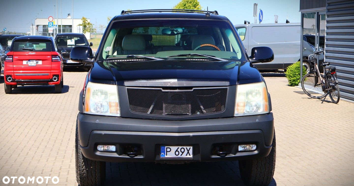 Cadillac Escalade - 9