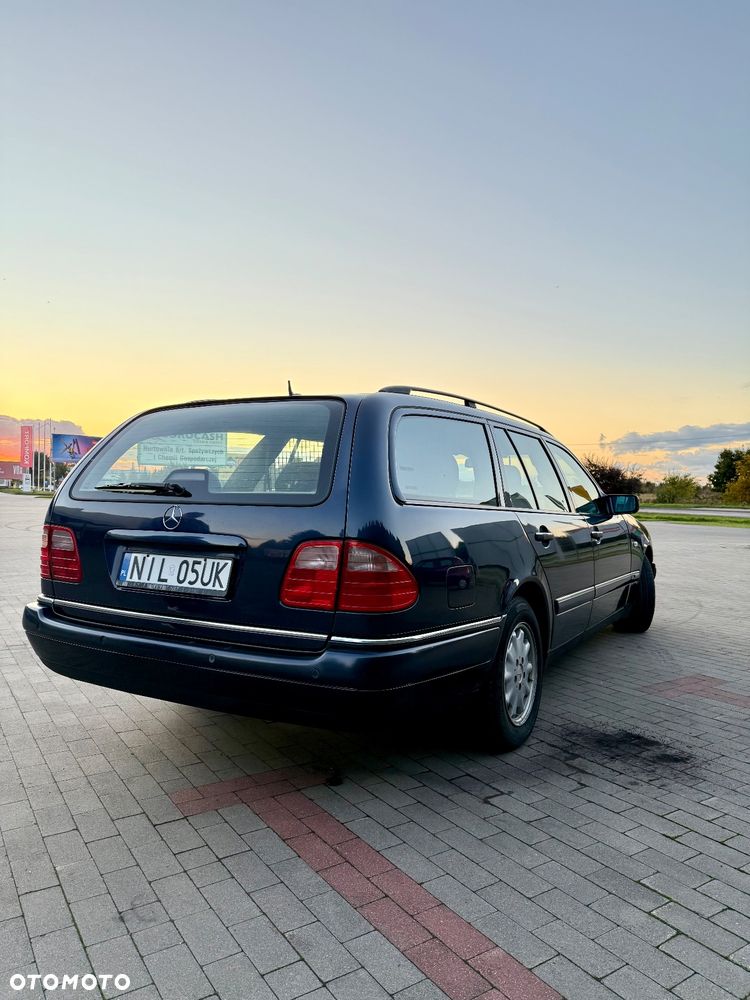 Mercedes-Benz Klasa E - 9