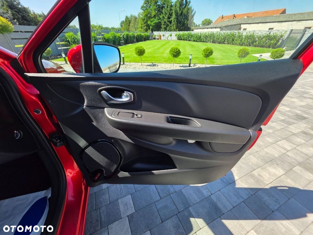 Renault Clio - 25