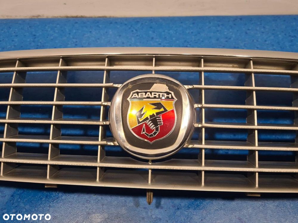 FIAT LINEA ATRAPA / GRILL 487 - 3