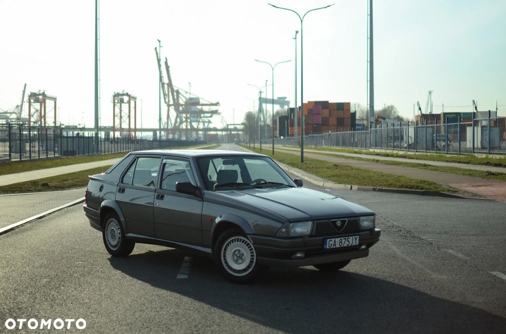 Alfa Romeo 75 2.0 Twin Spark Ltd - 1